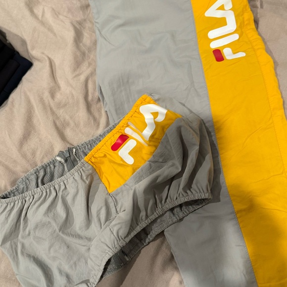 FILA + UO Barnet Wind Pant | CUSTOM MADE SET | BAD BUNNY CONCERT OUTFIT - Picture 10 of 11